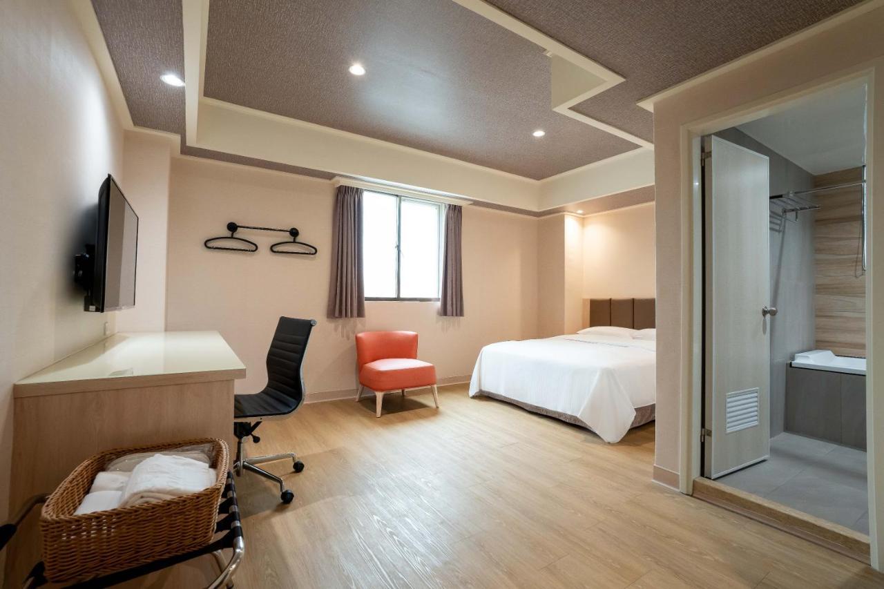 The Cloud Hotel Zhubei Exterior photo