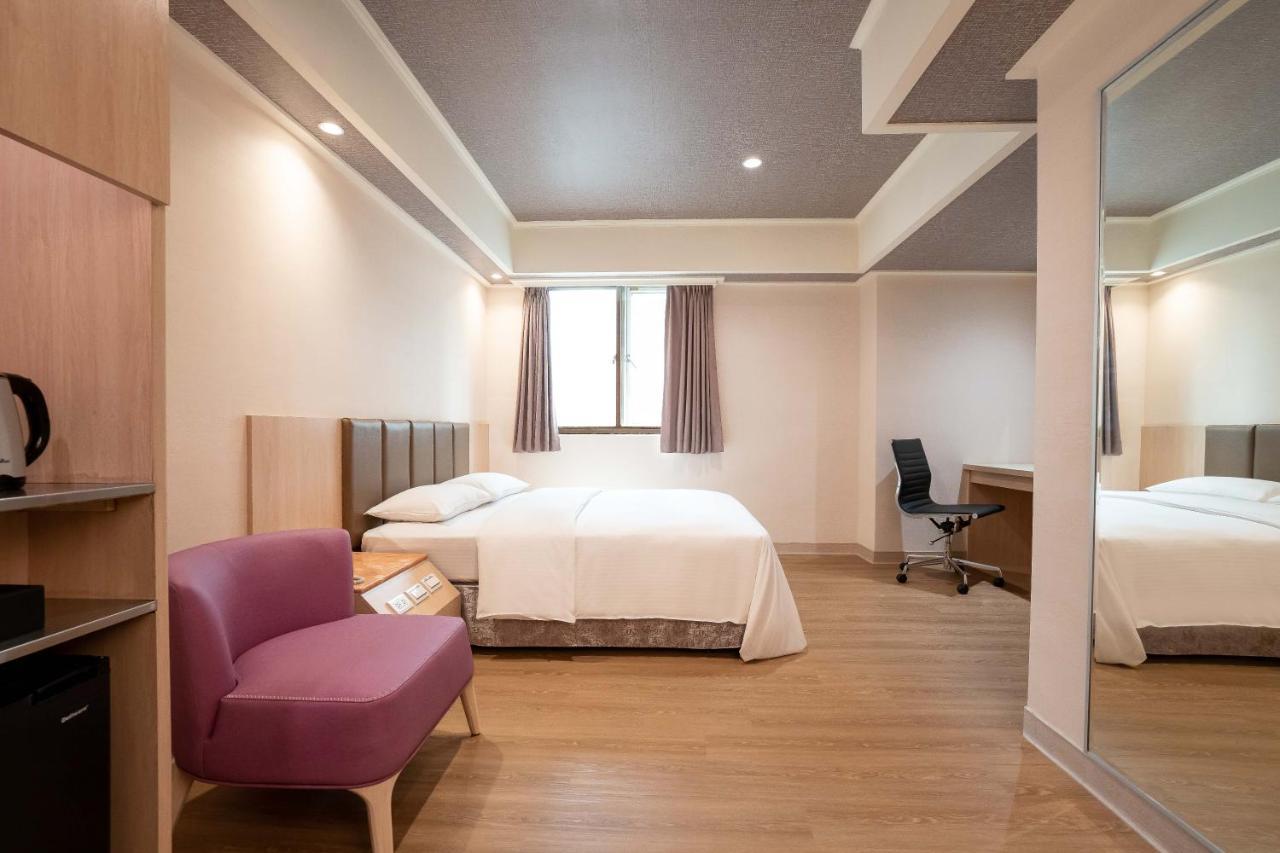 The Cloud Hotel Zhubei Exterior photo