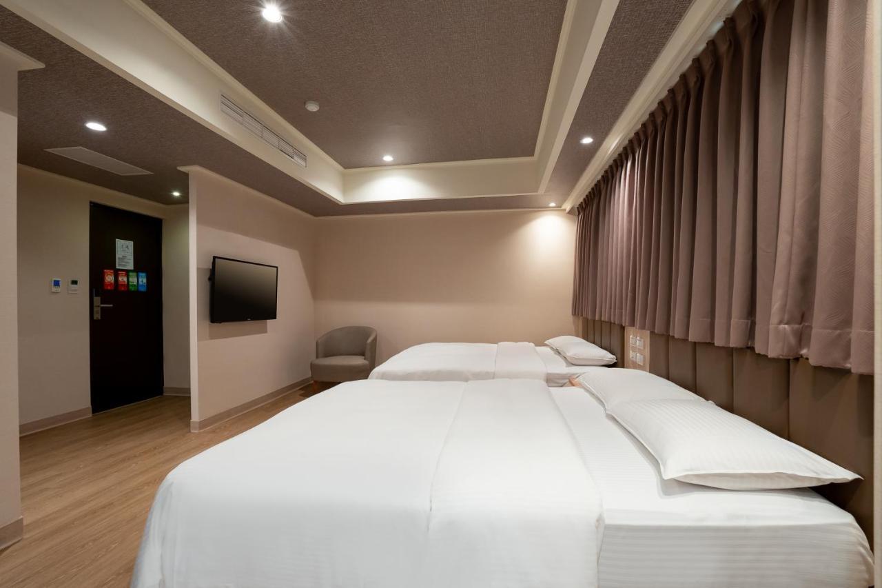 The Cloud Hotel Zhubei Exterior photo