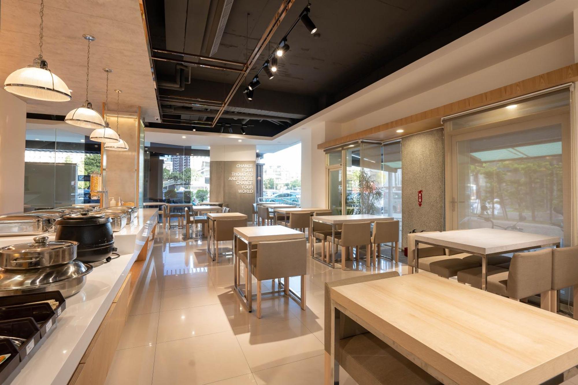 The Cloud Hotel Zhubei Exterior photo