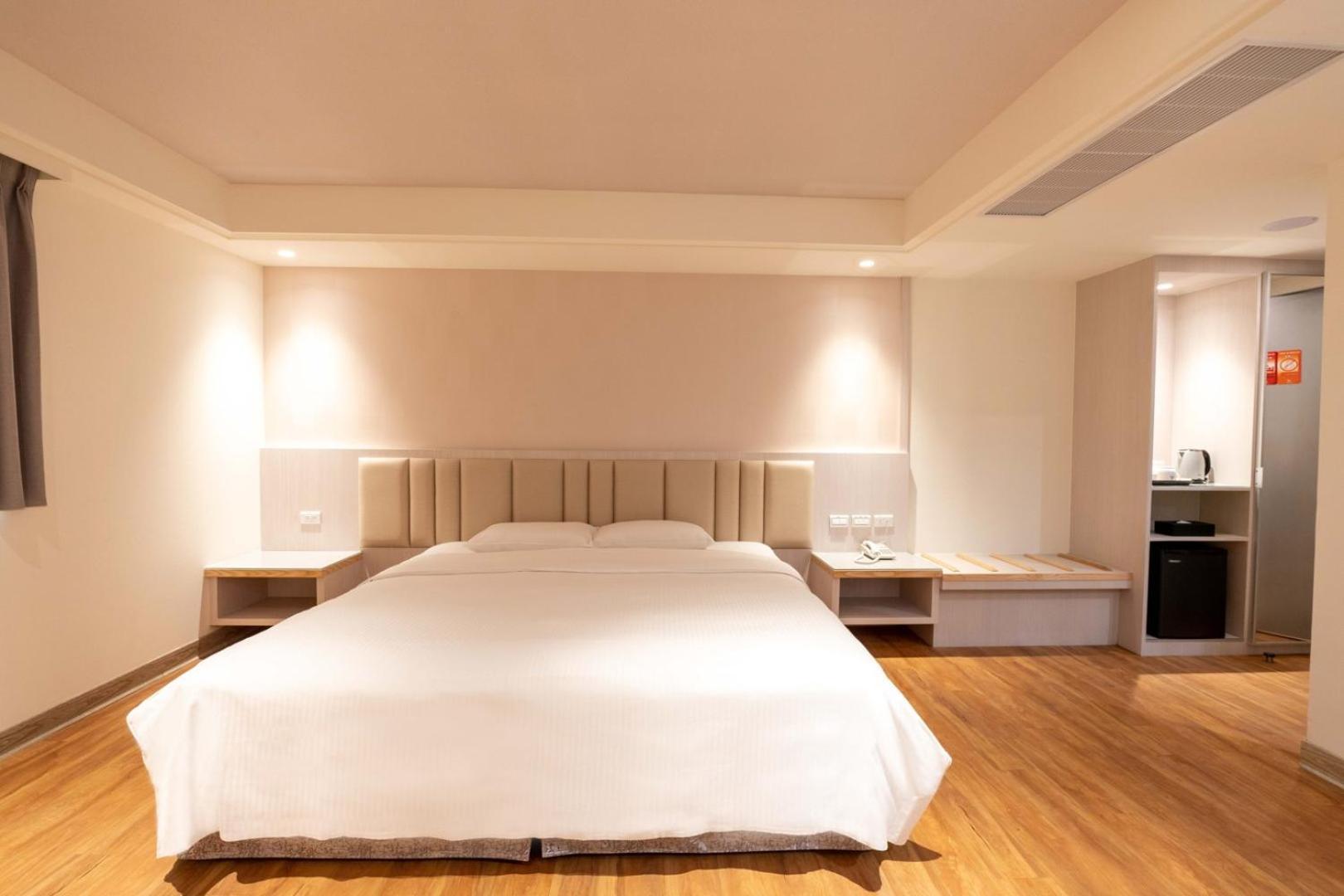 The Cloud Hotel Zhubei Exterior photo